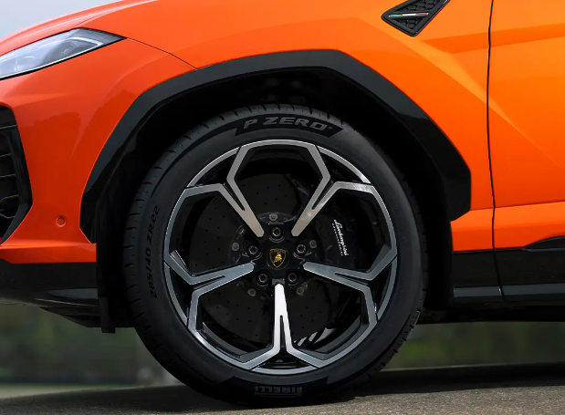 Pirelli P ZERO™ (PZ5)